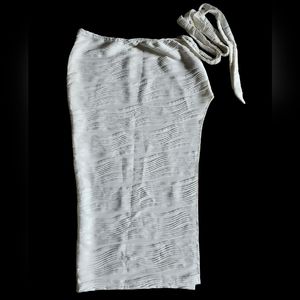 White textured skirt